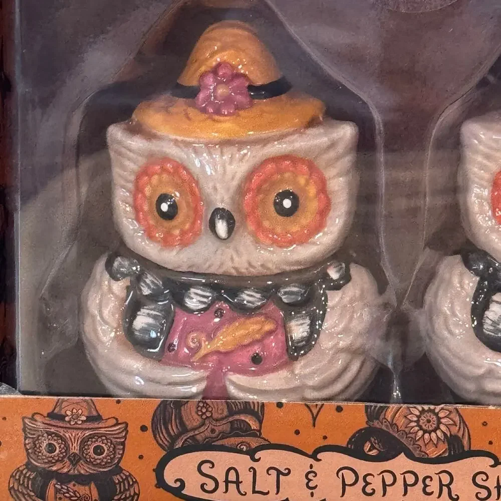 NIB Johanna Parker Carnival Cottage Halloween Owl Ceramic Salt & Pepper Shakers